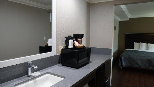 Hawthorne Plaza Inn Near LAX image 16